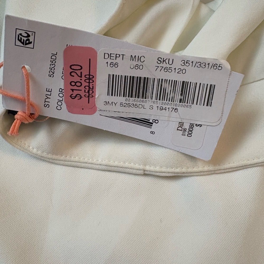 White skirt size small - Picture 2 of 3